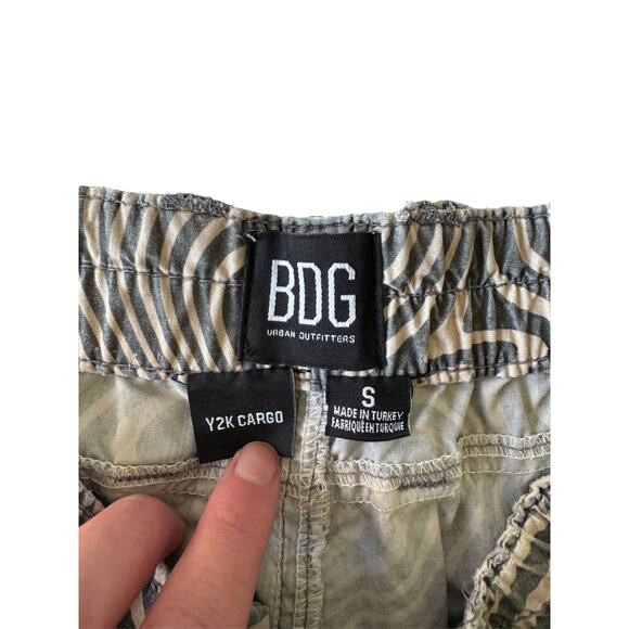 Urban Outfitters BDG Y2K Retro Swirl Print Utility Cargo Jogger Pants Size Small - Picture 2 of 15